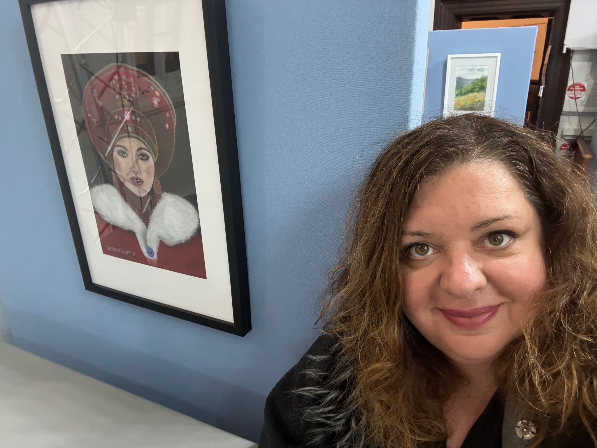 Kat Mustanow at art exhibition 2026
